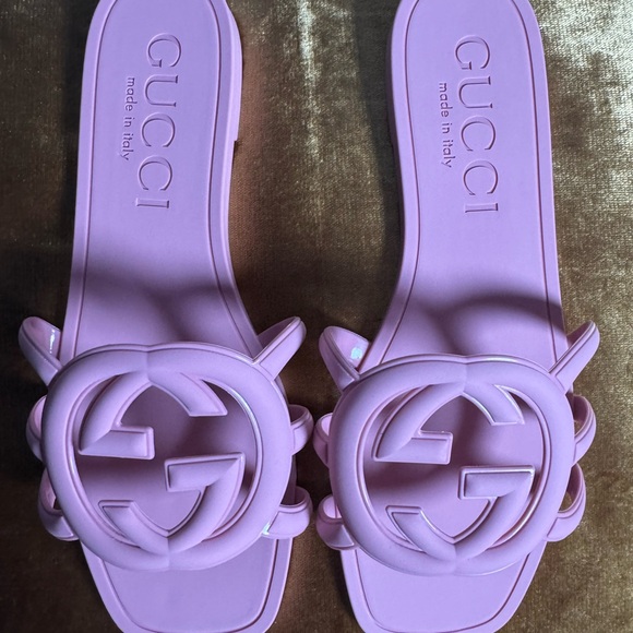 Gucci Women's GG Interlock Slide Sandals - Picture 1 of 6